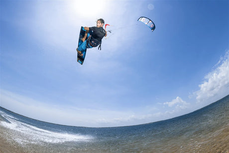 Duotone Kiteboarding Package | Force Kite & Wake