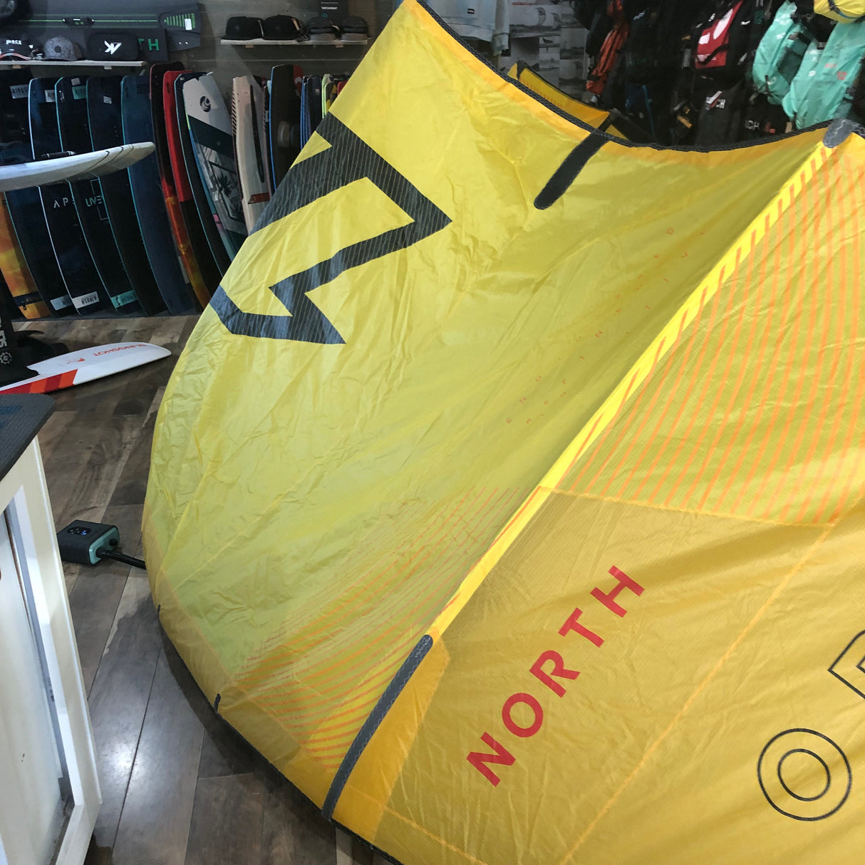 2023 North Orbit 12m kite used yellow | Force Kite & Wake